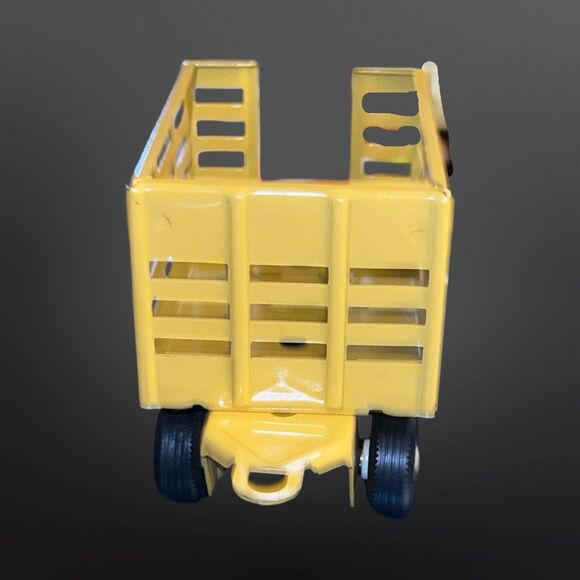 Vintage 1970s Yellow Tonka Farm Tractor Wagon - Picture 4 of 5